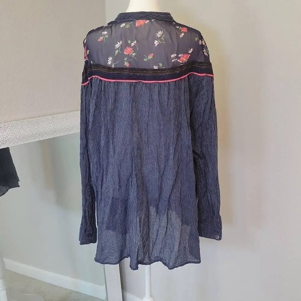 Free People Blue Long Sleeves Button Up Tunic Blouse size M